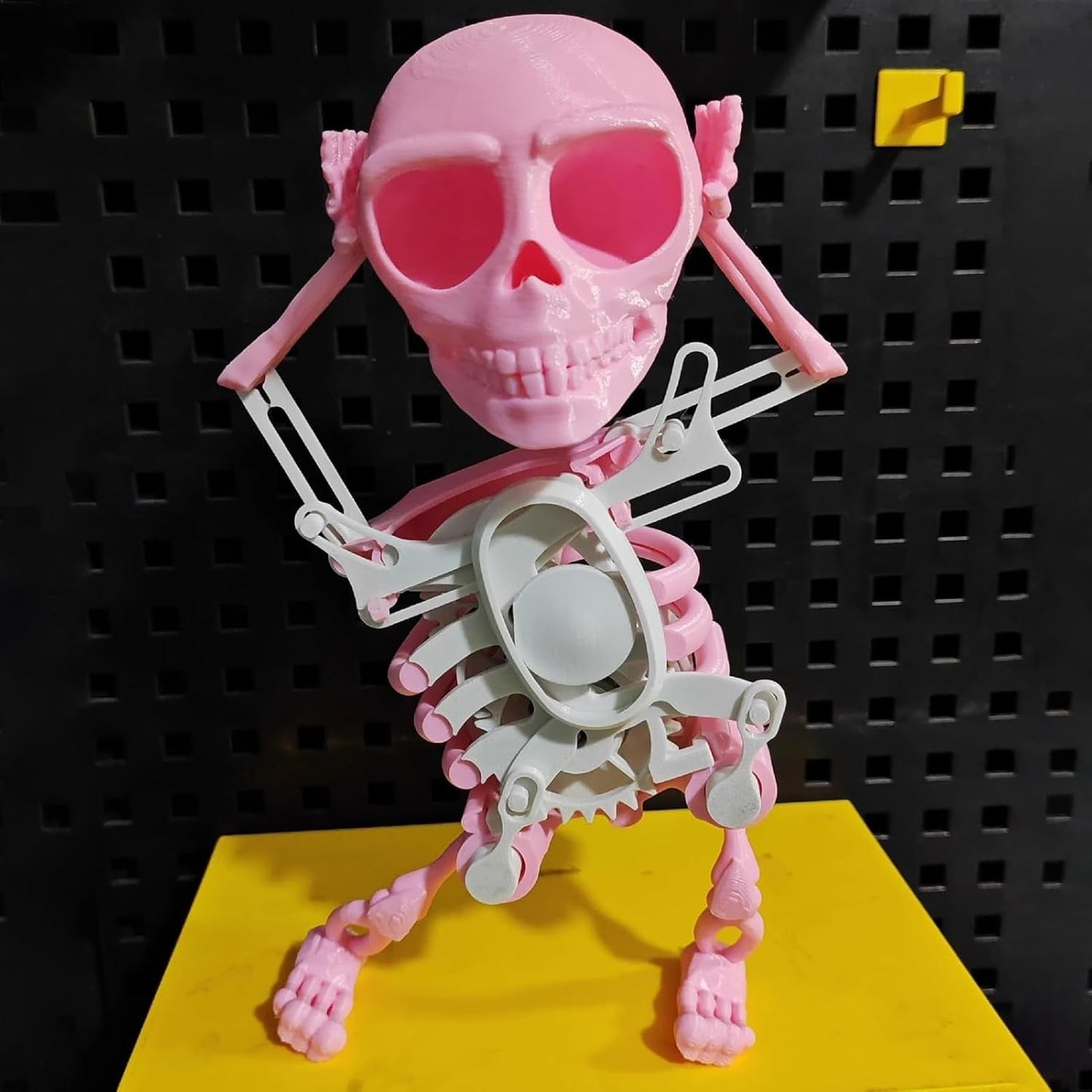 Dancing and Swinging Skull Toy