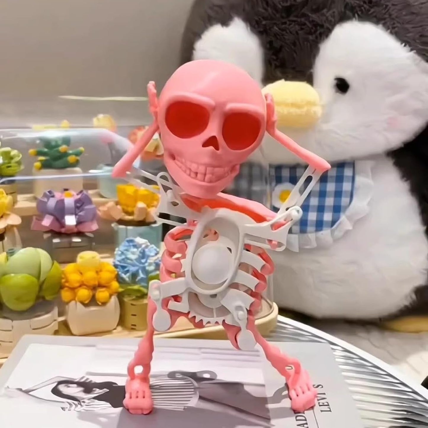 Dancing and Swinging Skull Toy